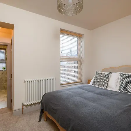 Nyaraló Stylish 3br Townhouse Sleeps 6 Near Centre *
