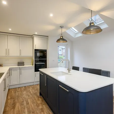 Stylish 3br Townhouse Sleeps 6 Near Centre Dom wakacyjny York