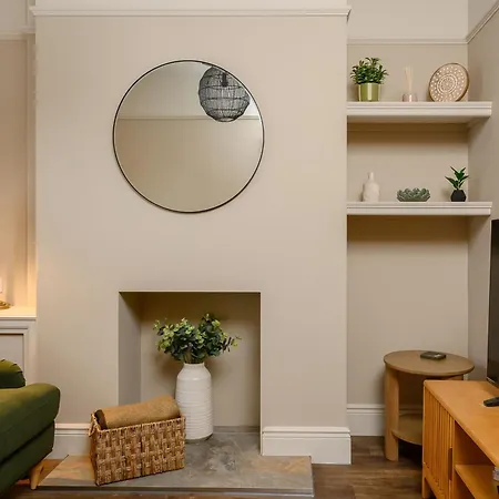 Stylish 3br Townhouse Sleeps 6 Near Centre * York