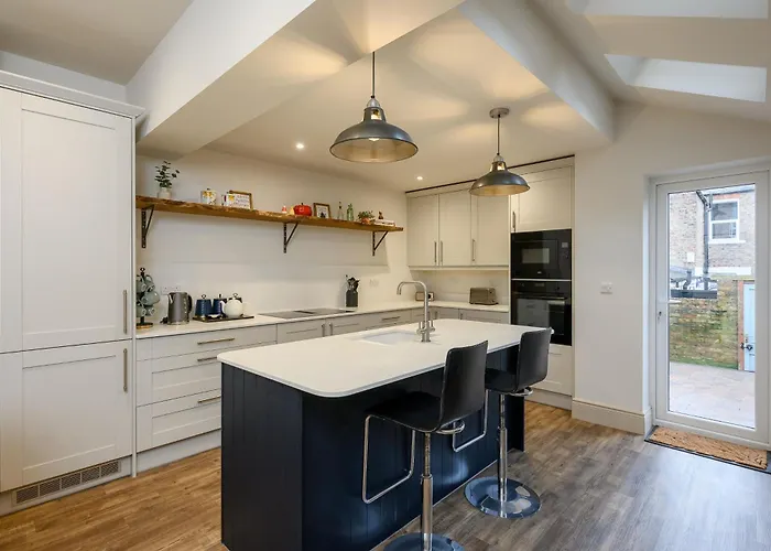 Dom wakacyjny Stylish 3br Townhouse Sleeps 6 Near Centre