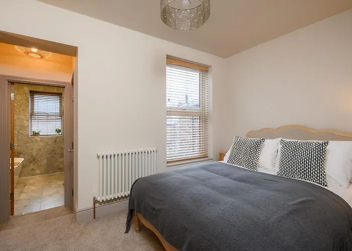 度假居 Stylish 3br Townhouse Sleeps 6 Near Centre *