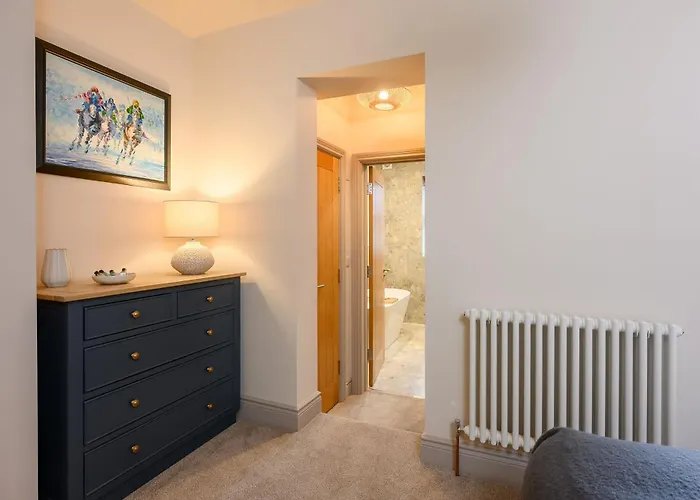 Stylish 3br Townhouse Sleeps 6 Near Centre * York