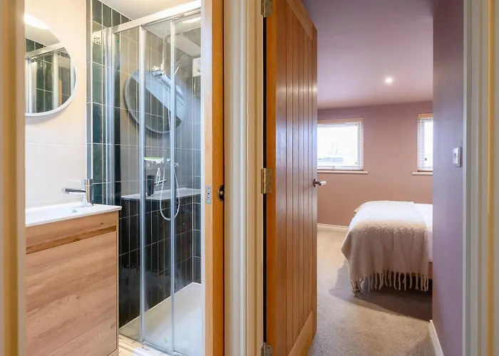 Stylish 3br Townhouse Sleeps 6 Near Centre Dom wakacyjny York